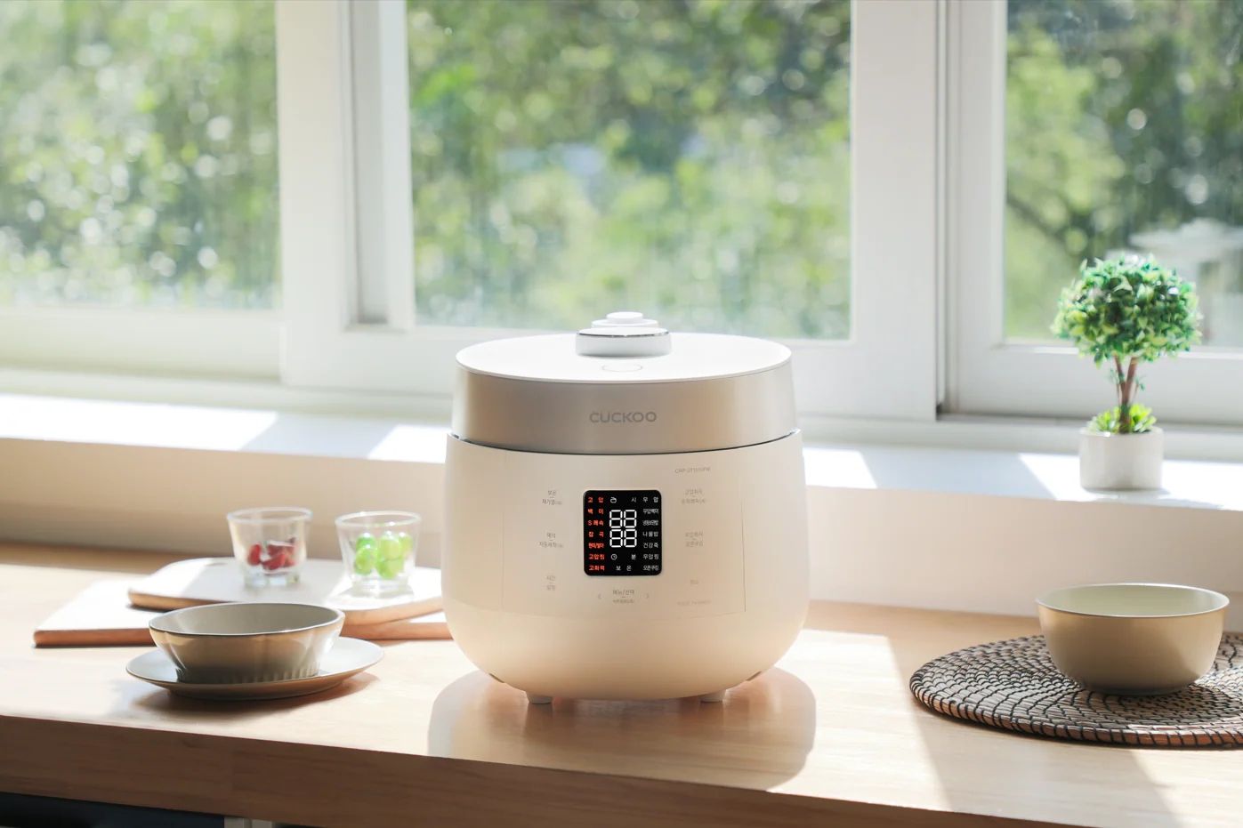 CUCKOO 6-Cup HP Twin Pressure Rice Cooker (CRP-ST0609F) - Image 3
